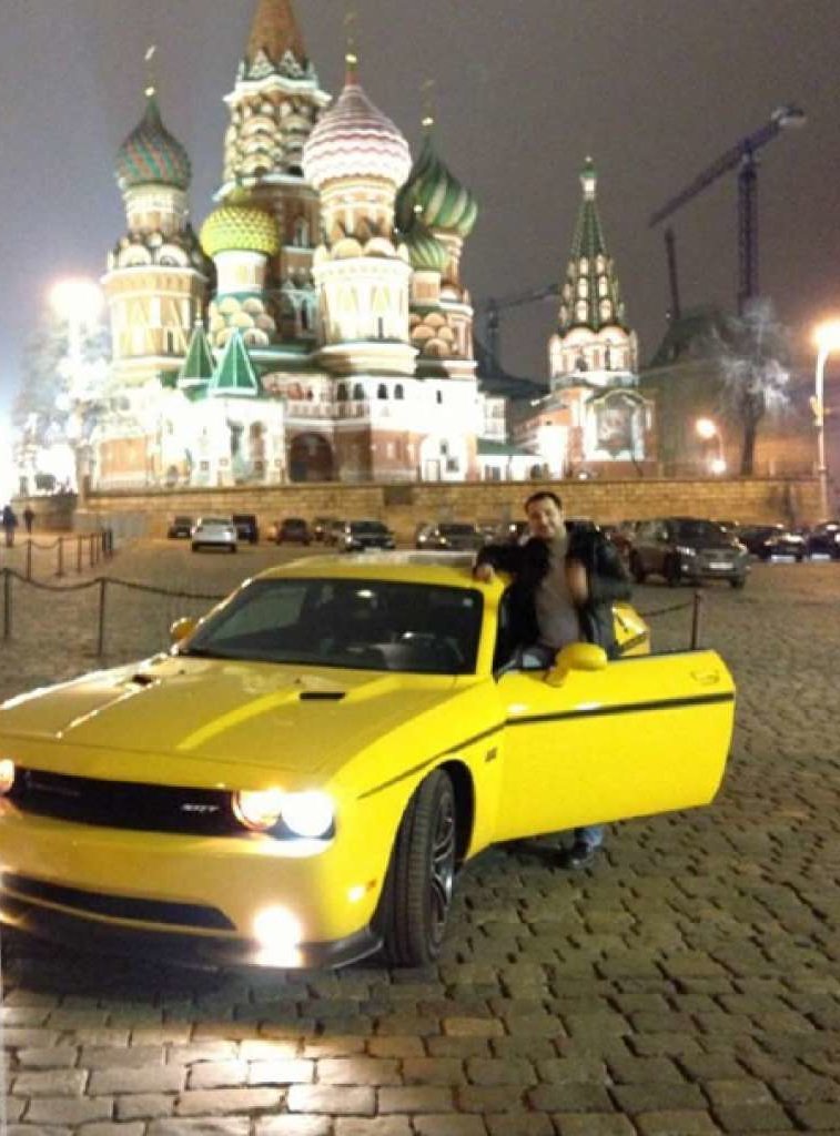 Roman with yellow Dodge